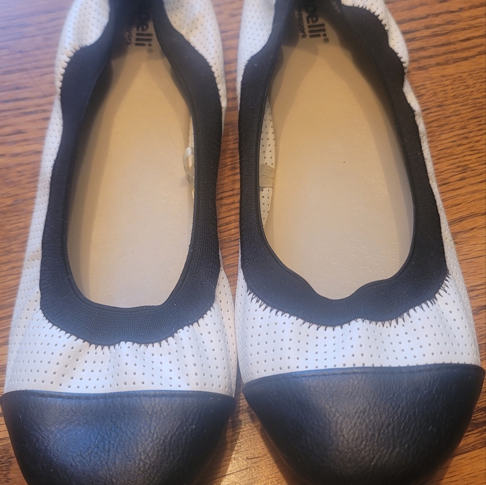 Capelli New York Black White Faux Man Made Flats Loafers Shoes
